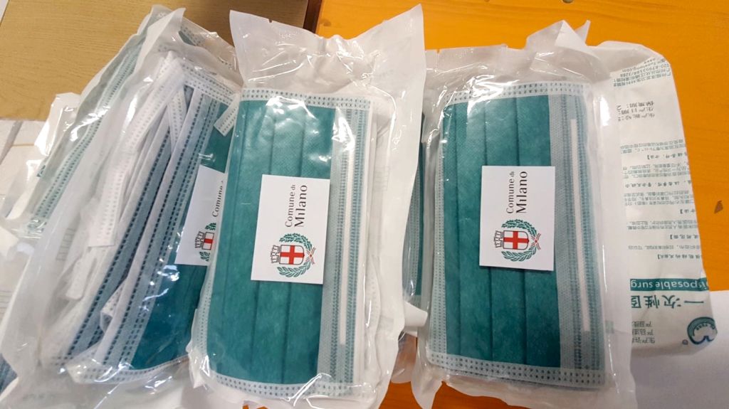 Il bilancio del Comune di Milano sui dispositivi anti-contagio: spesi in due anni 4 milioni di euro, 13 milioni di mascherine distribuite