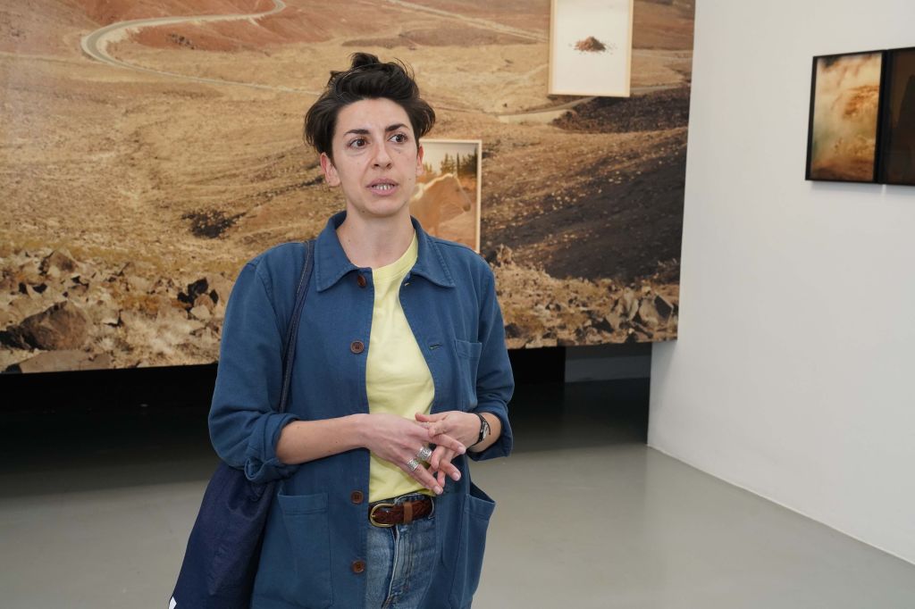 Giulia Mangione vince il Premio Luigi Ghirri 2023 per la sua indagine fotografica sull'appartenenza e l'Apocalisse