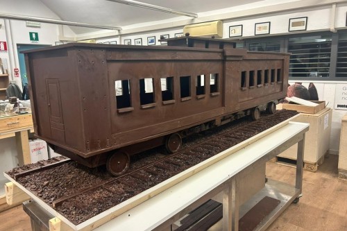 Treno di cioccolato record a Palazzo Lombardia – Aperto il 39° piano